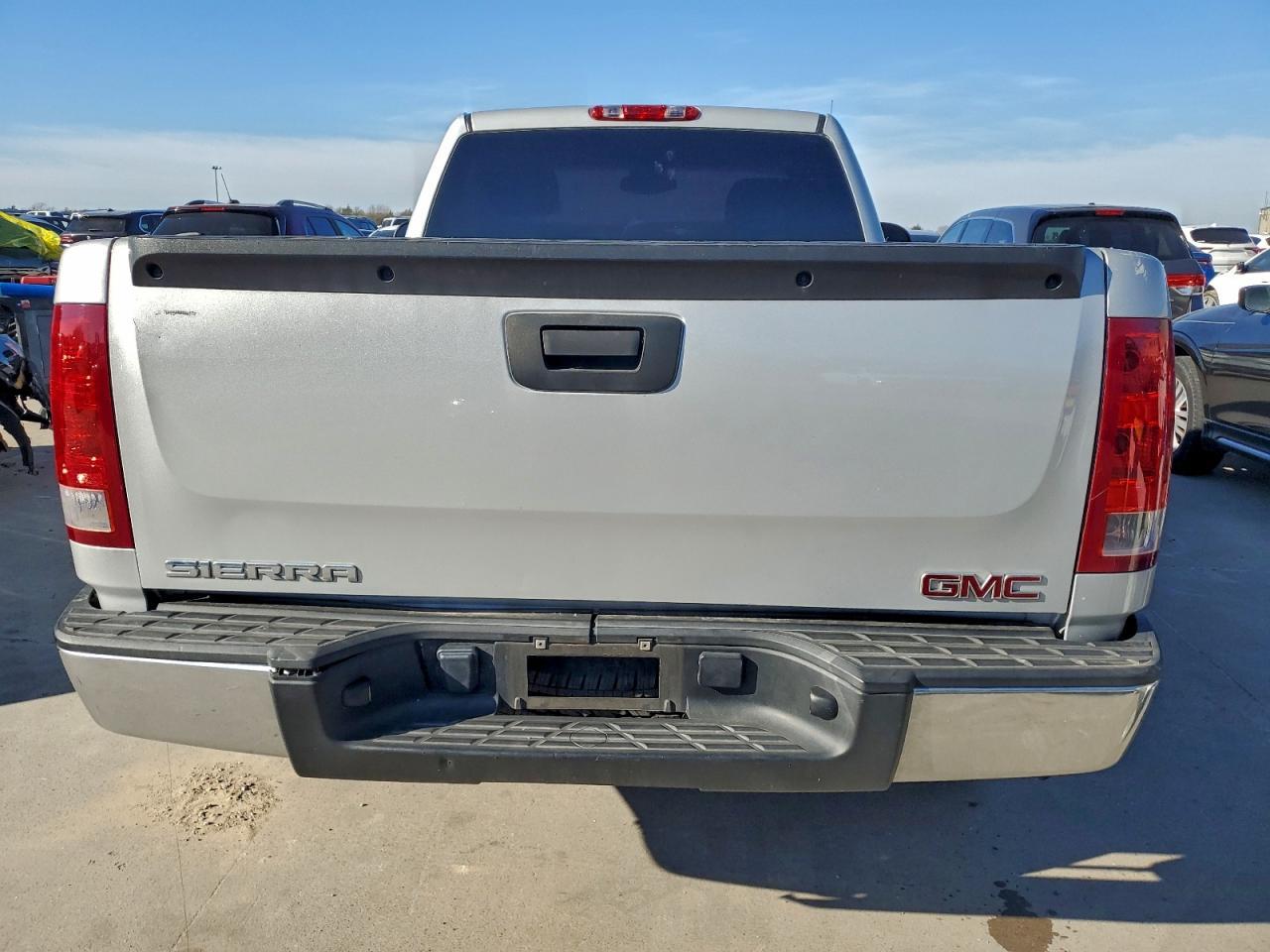 2010 GMC Sierra C1500 - Image 6
