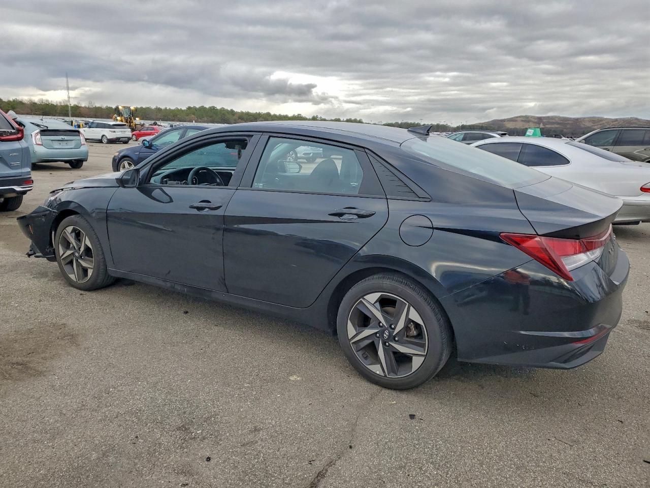 2023 Hyundai Elantra Sel - Фото 2