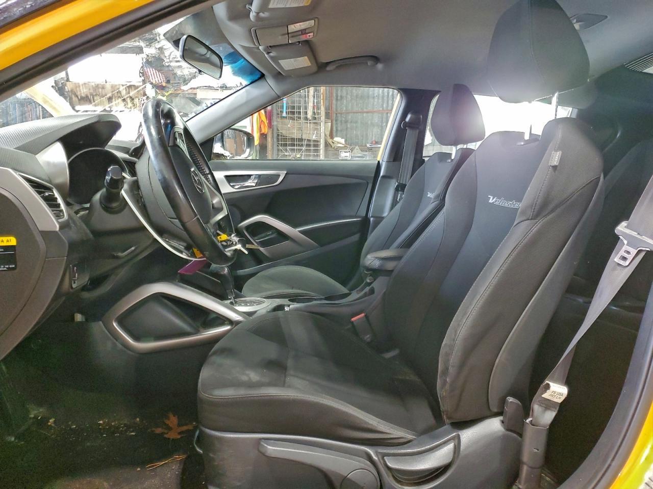 2017 Hyundai Veloster - Image 7