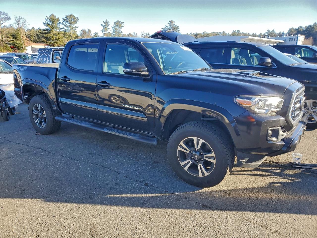 2018 Toyota Tacoma Double Cab - Image 4