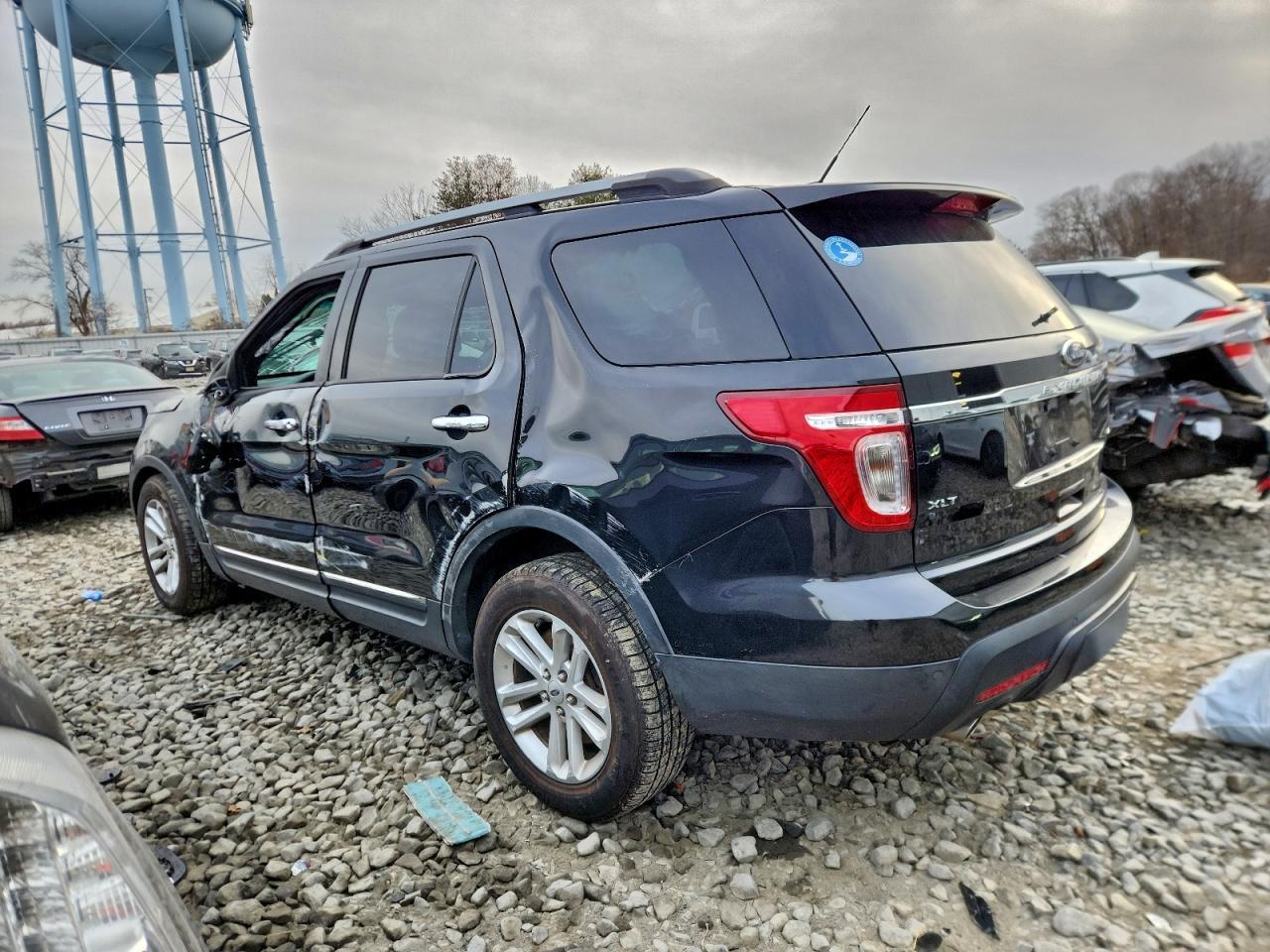 2015 Ford Explorer Xlt - Image 2