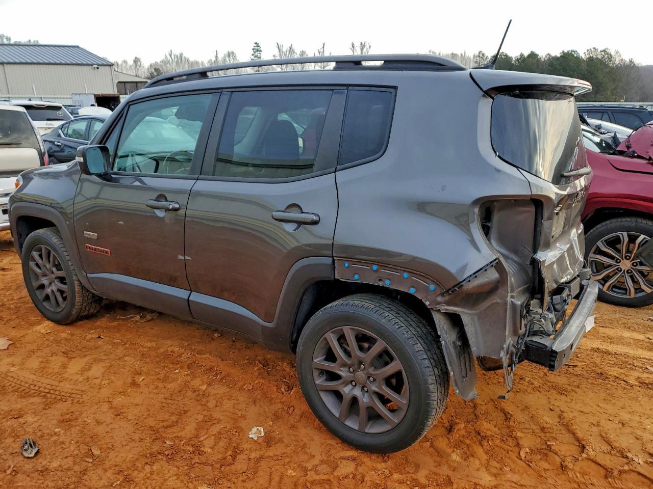 2016 Jeep Renegade Latitude - Фото 2