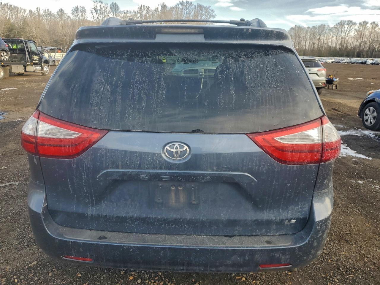 2017 Toyota Sienna Le - Фото 6