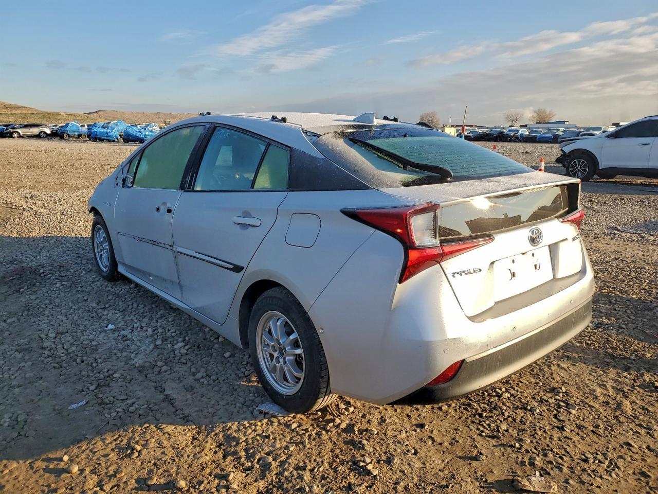 2019 Toyota Prius - Image 2
