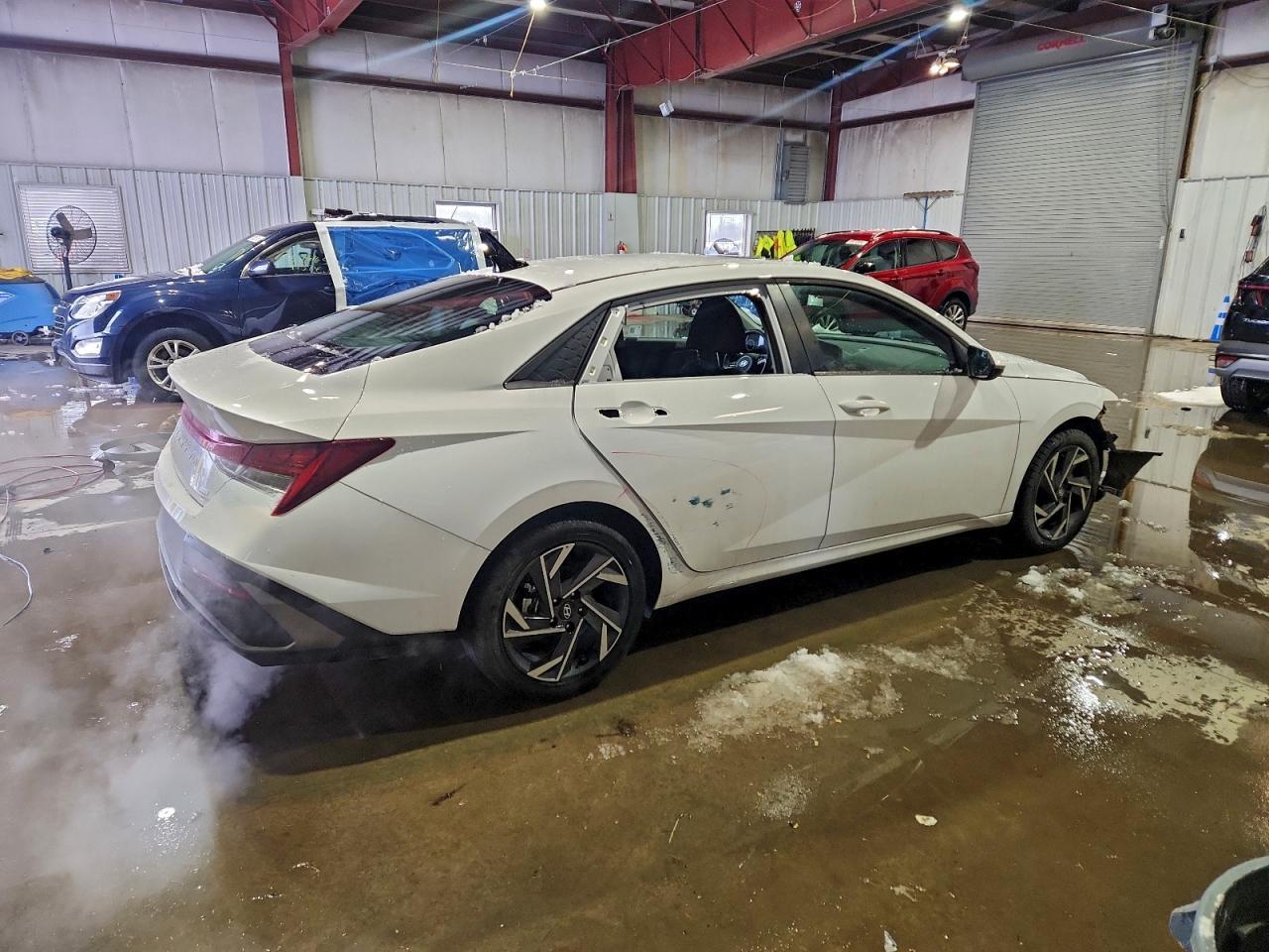 2025 Hyundai Elantra Limited - Image 3