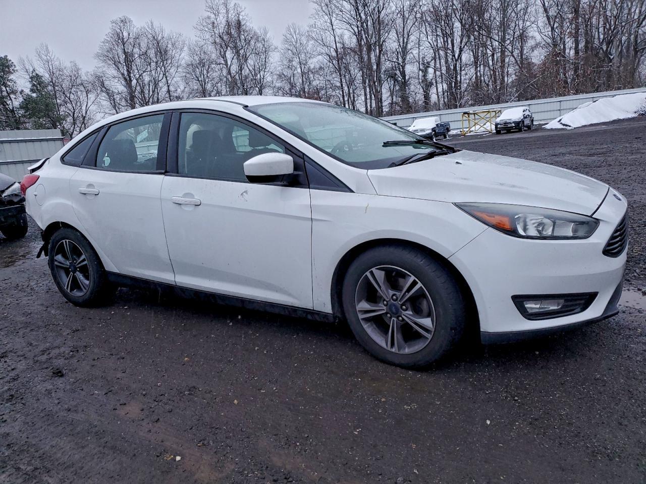 2018 Ford Focus Se - Image 4