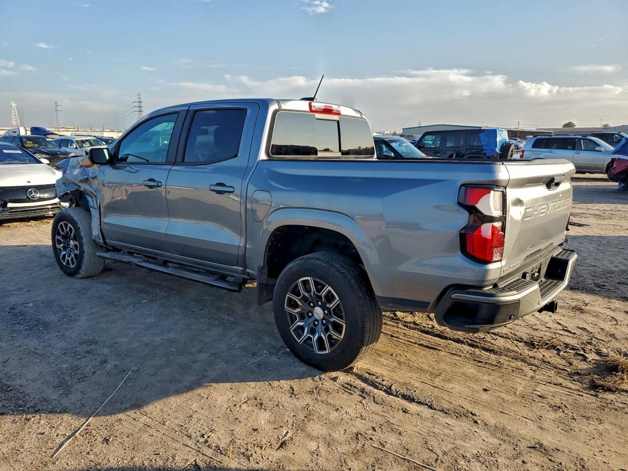 2024 Chevrolet Colorado Lt - Image 2