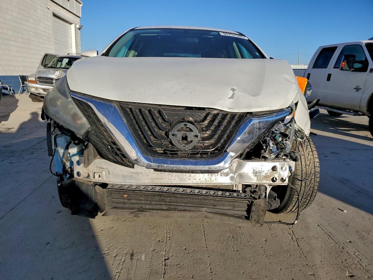 2015 Nissan Murano S - Фото 5