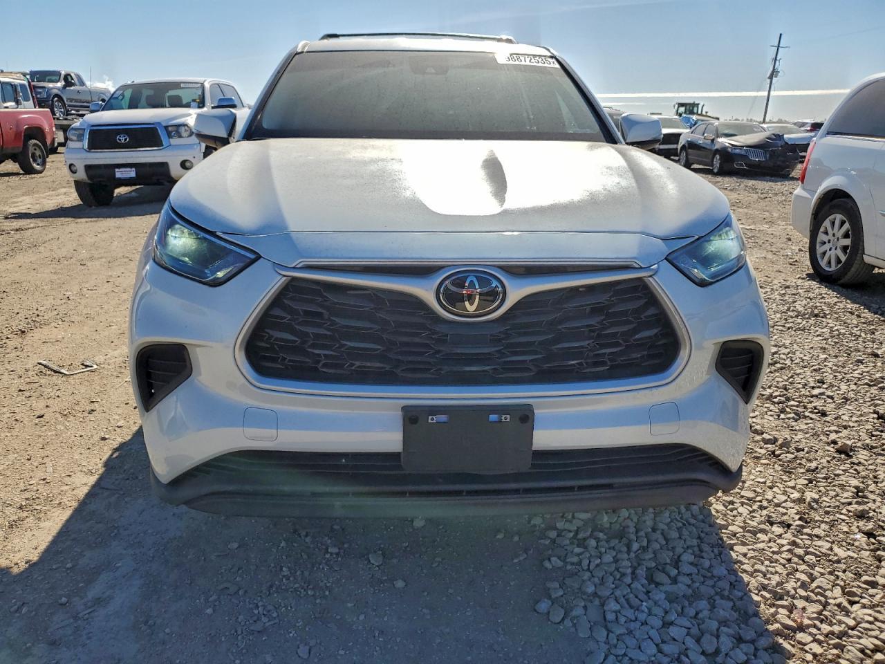 2023 Toyota Highlander L - Image 5