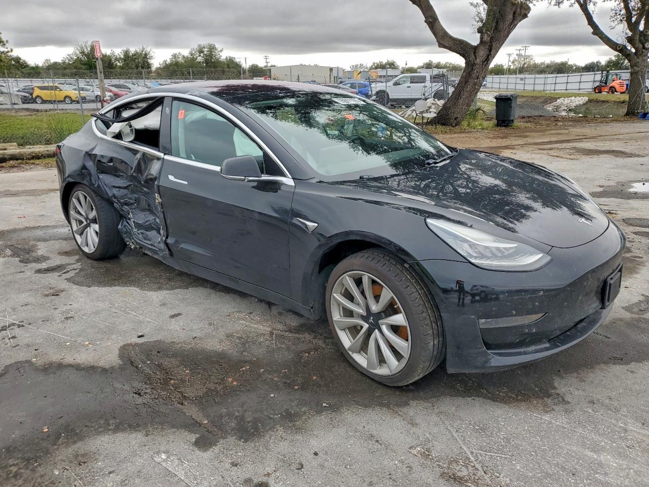 2018 Tesla Model 3 - Image 4