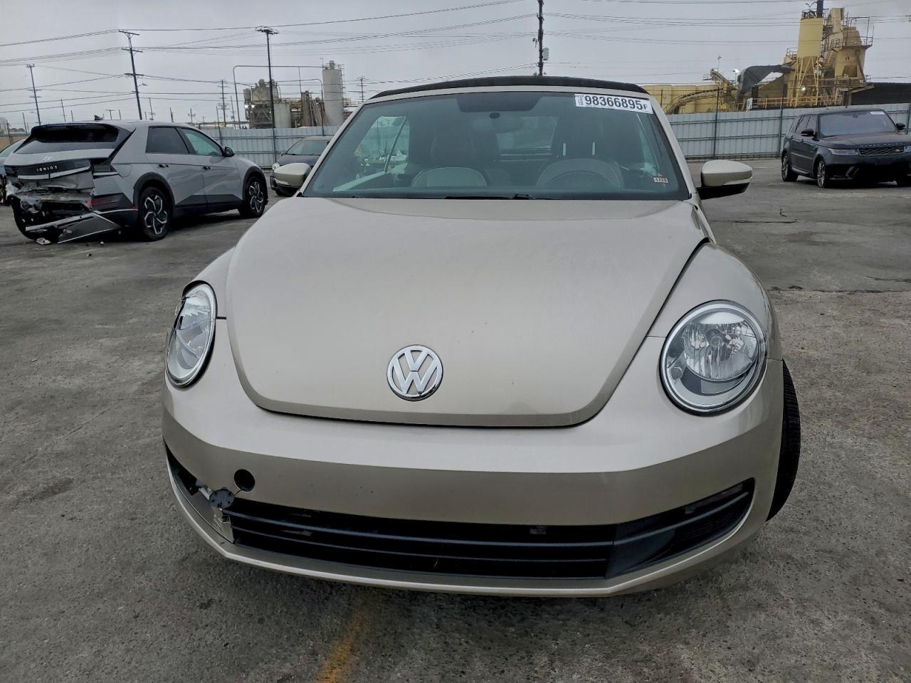 2015 Volkswagen Beetle 1.8T - Image 5