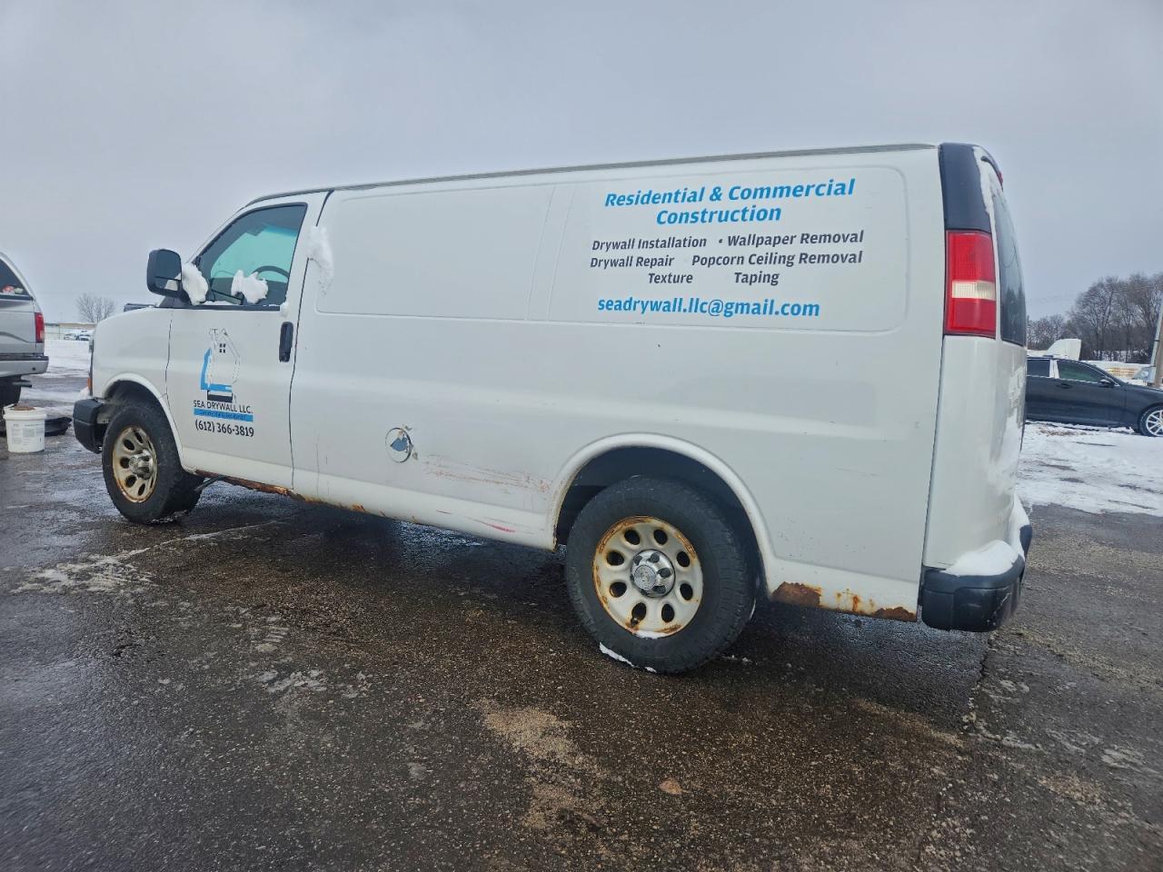 2012 Chevrolet Express - Фото 2