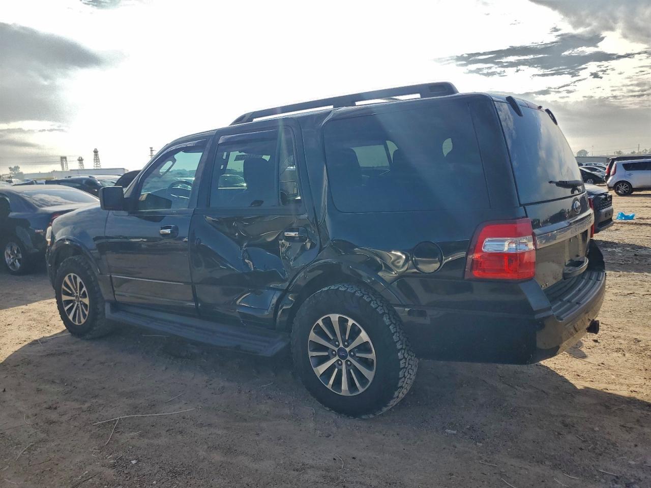 2017 Ford Expedition Xlt - Фото 2