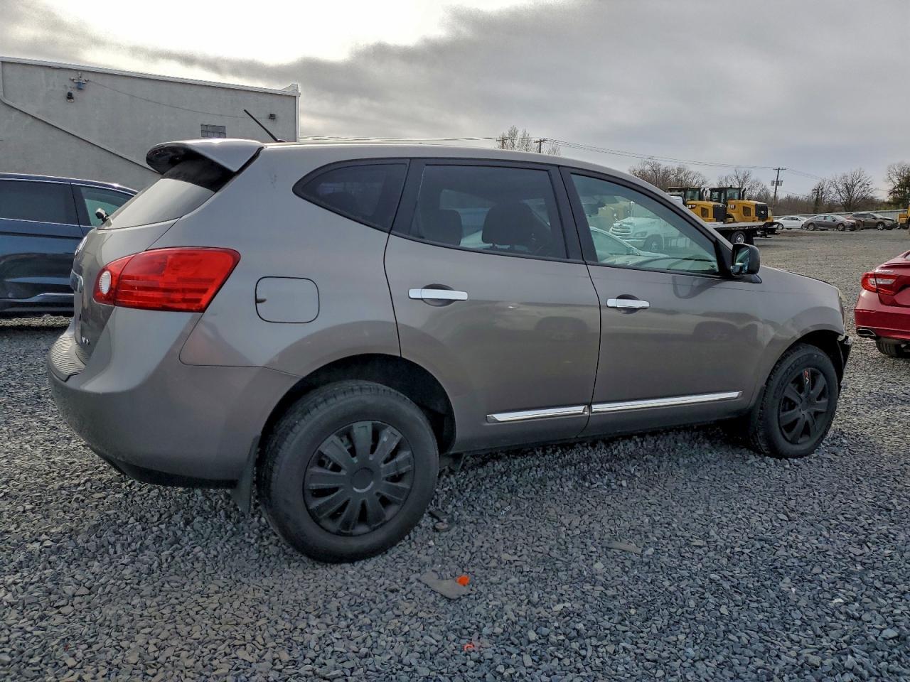 2013 Nissan Rogue S - Image 3