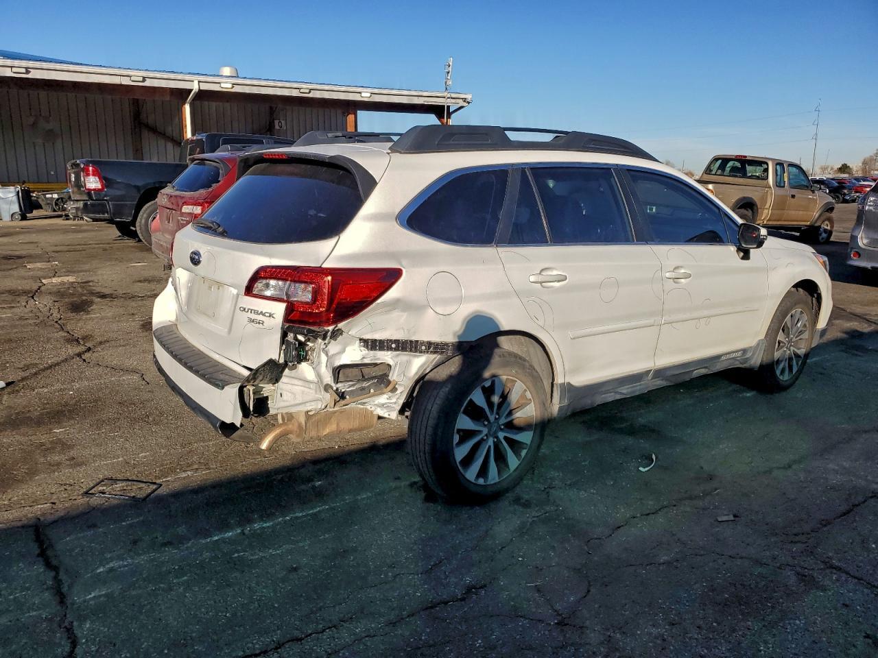 2015 Subaru Outback 3.6R Limited - Фото 3
