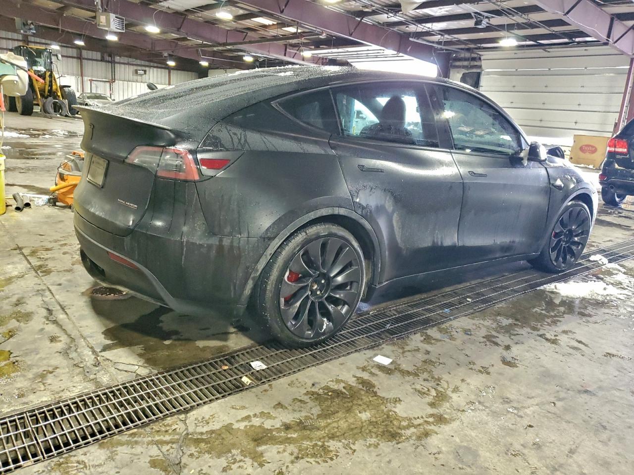 2022 Tesla Model Y - Фото 3