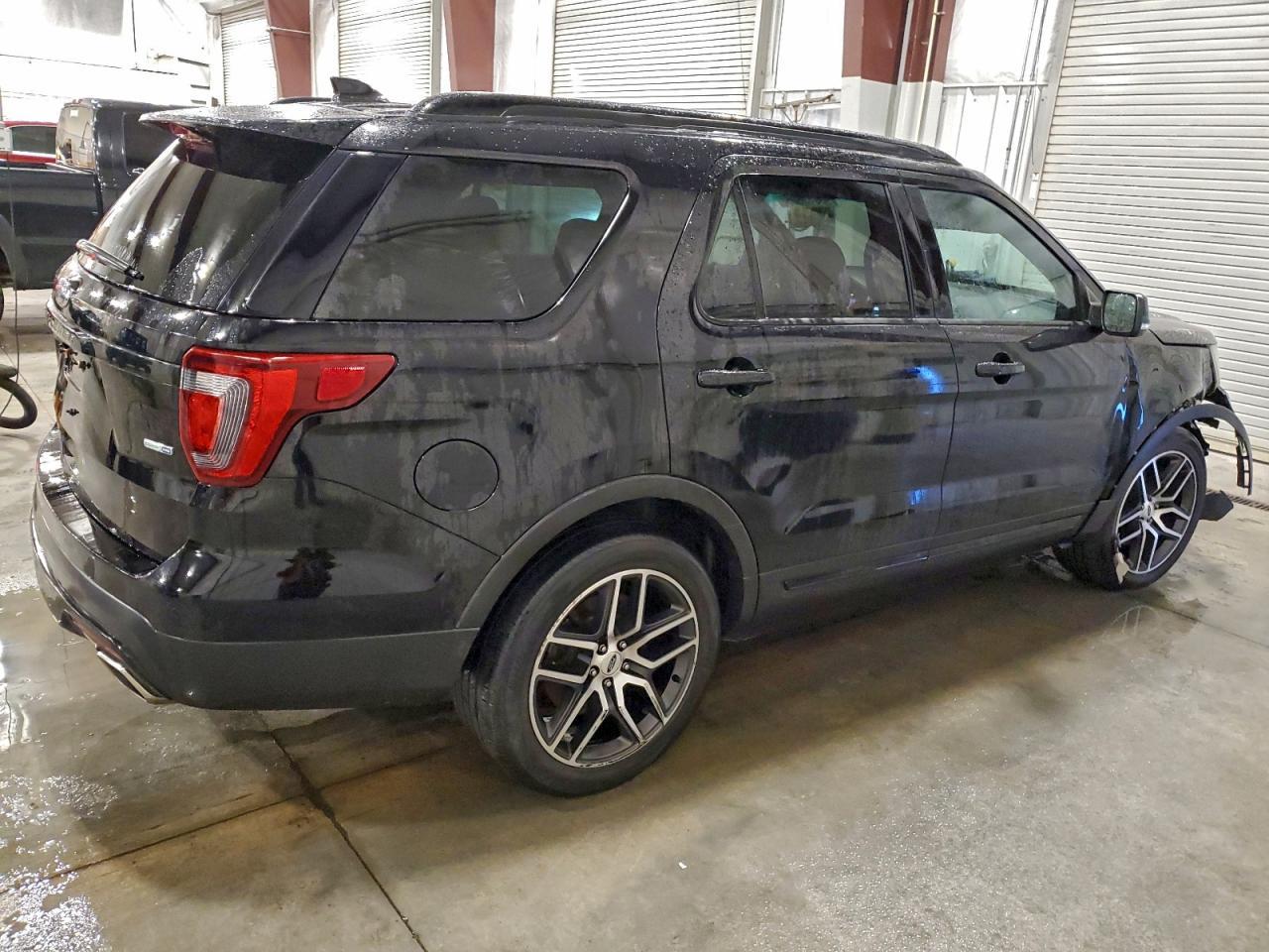 2016 Ford Explorer Sport - Image 3