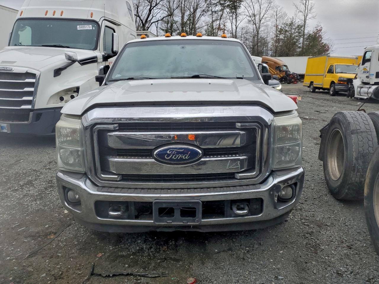 2011 Ford F350 Super Duty - Фото 5