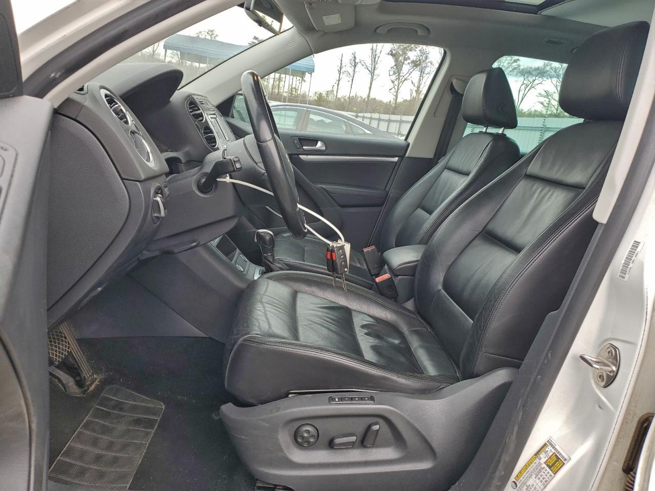 2013 Volkswagen Tiguan S - Image 7