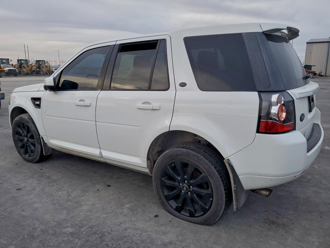 2015 Land Rover Lr2 Se - Фото 2