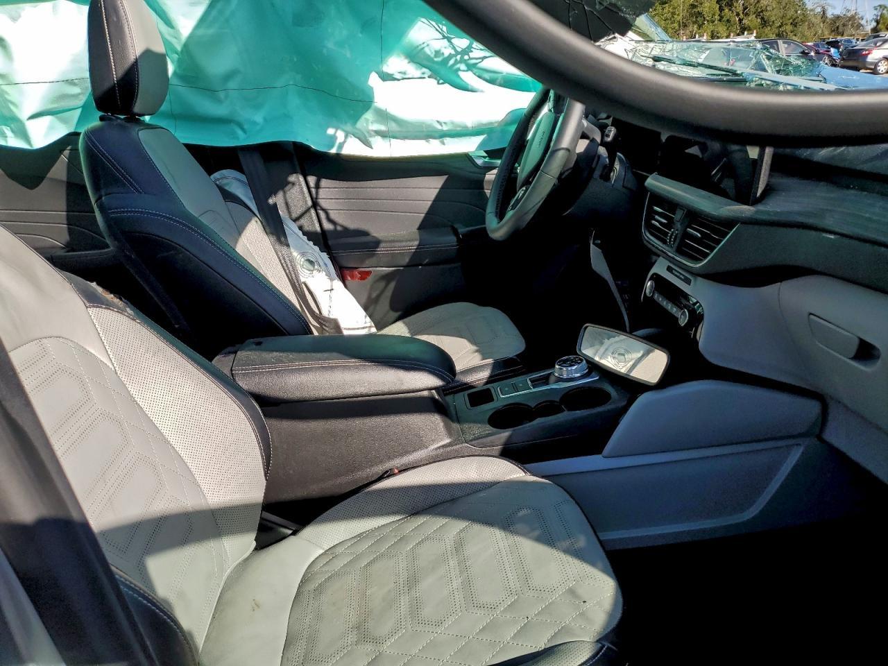 2024 Ford Escape Platinum - Image 7