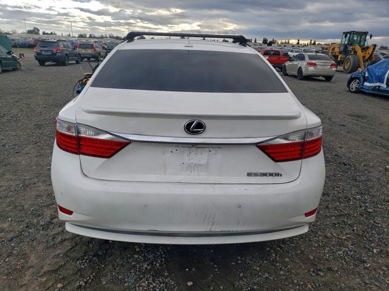 2014 Lexus Es 300H - Image 7