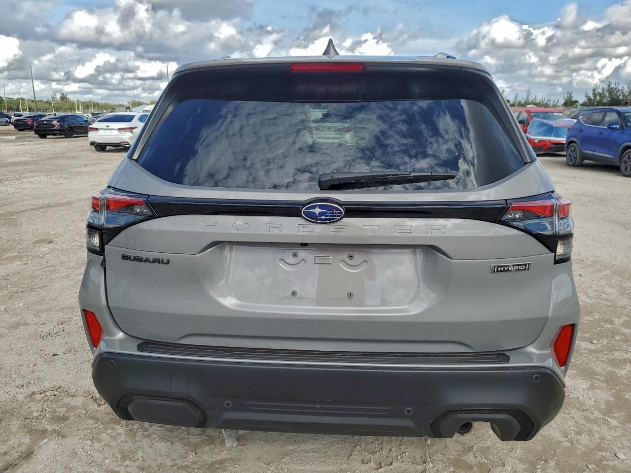 2025 Subaru Forester Touring - Фото 6