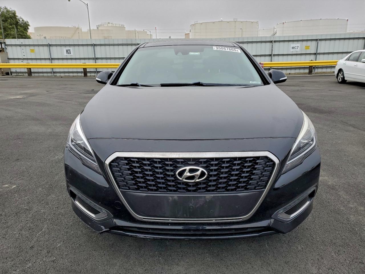 2016 Hyundai Sonata Hybrid - Image 5