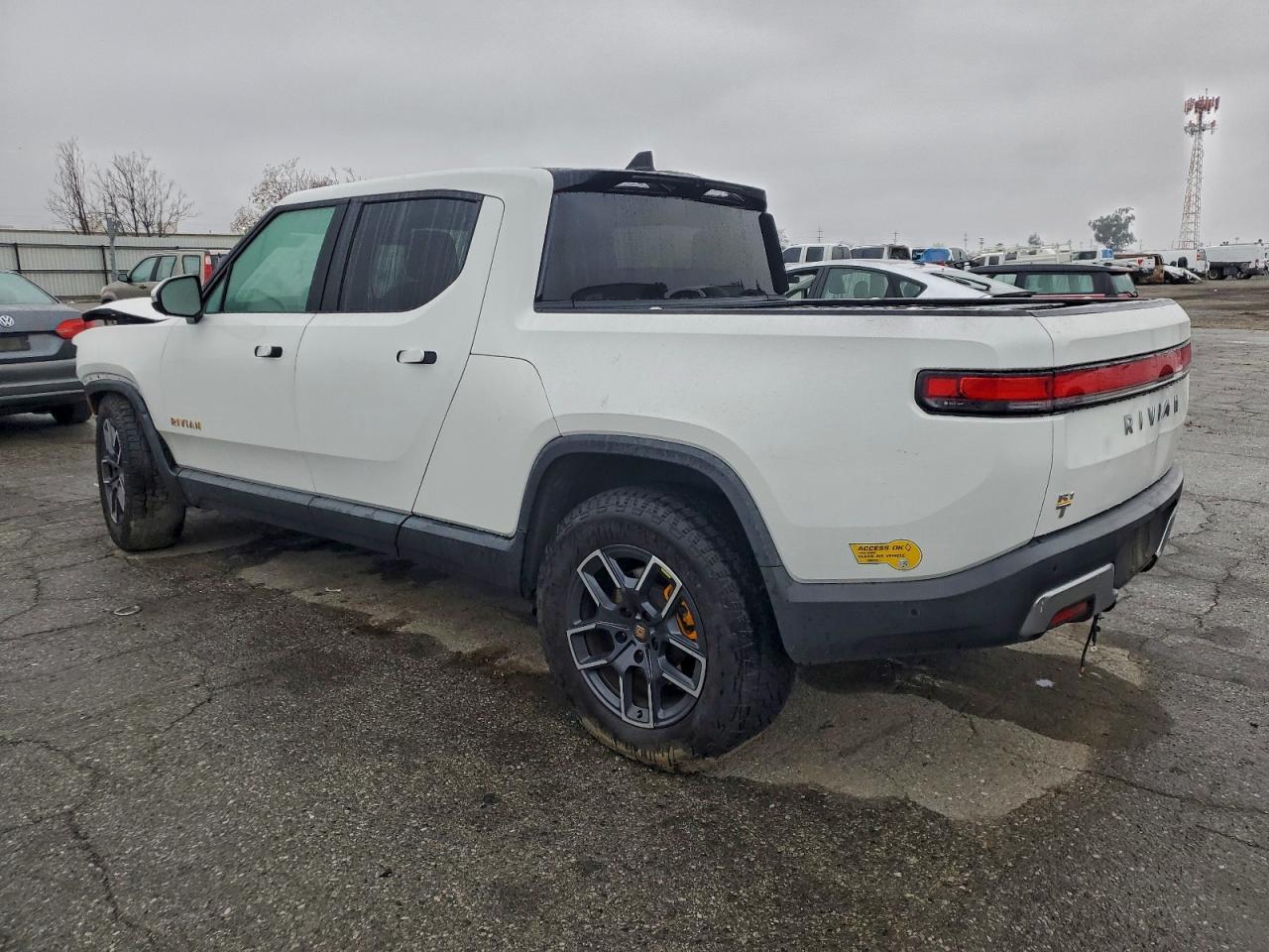 2022 Rivian R1T Launch Edition - Фото 2