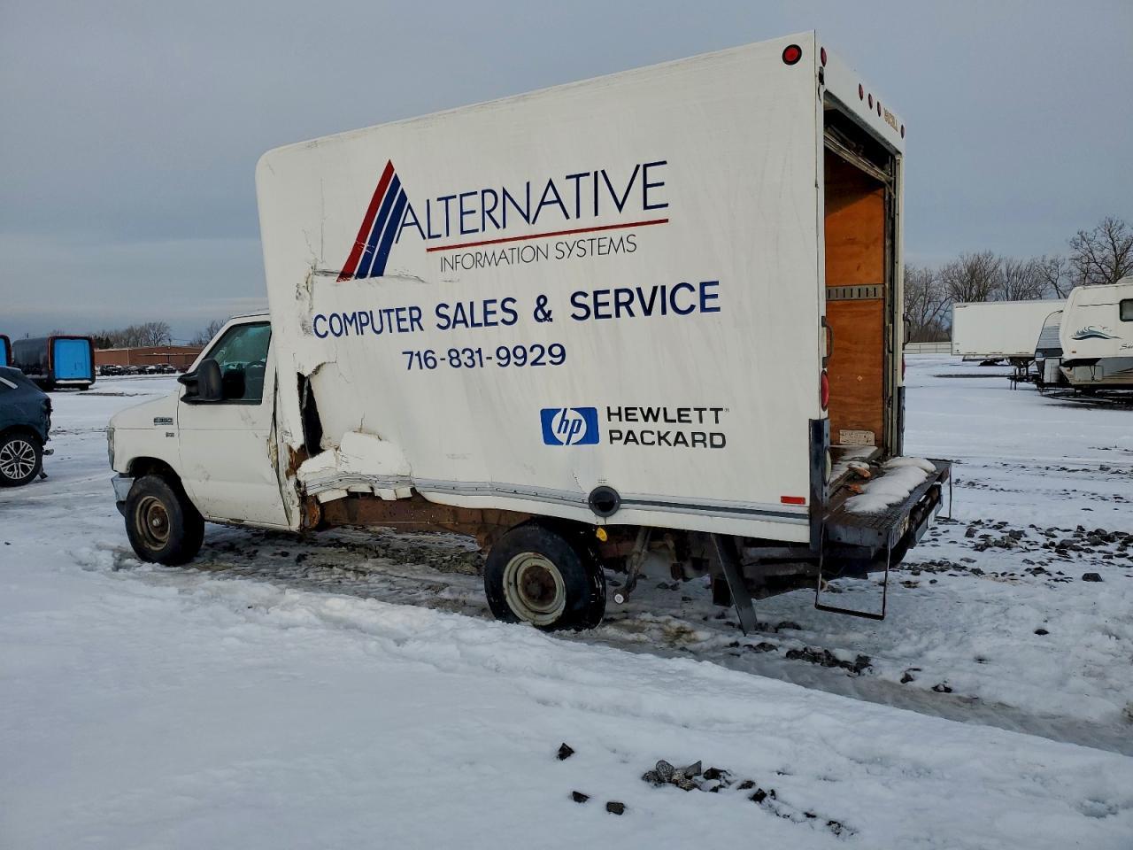 2009 Ford Econoline - Фото 2