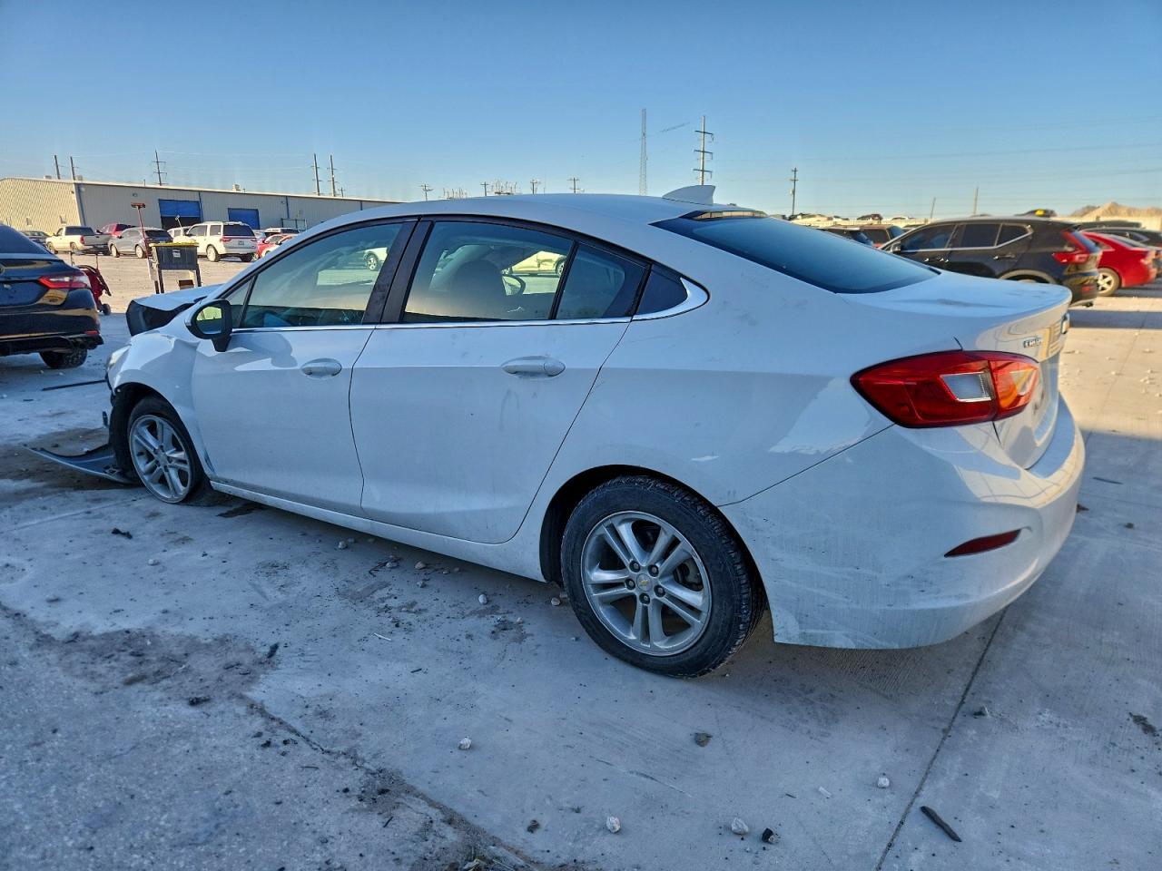 2018 Chevrolet Cruze Lt - Image 2