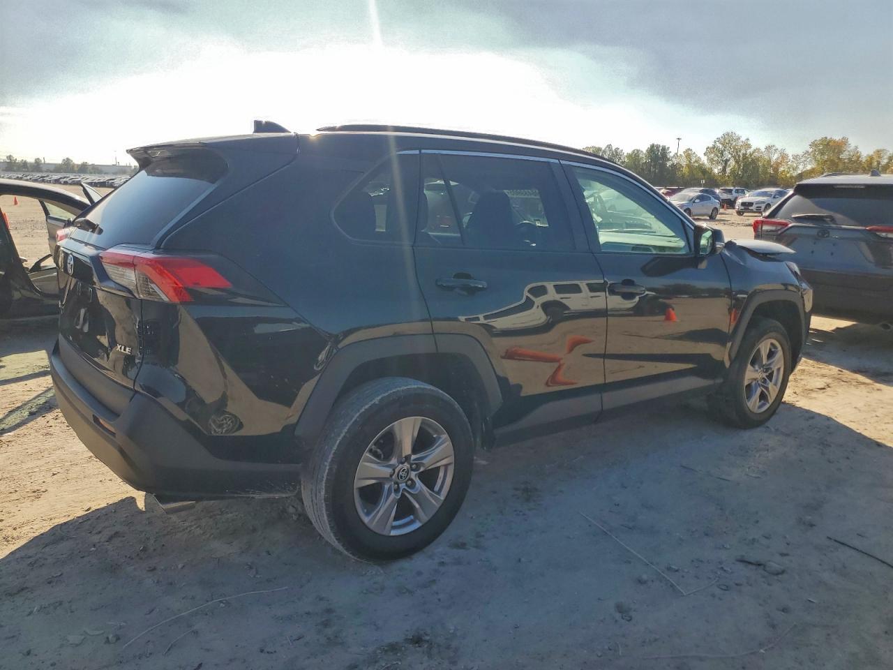 2023 Toyota Rav4 Xle - Image 3