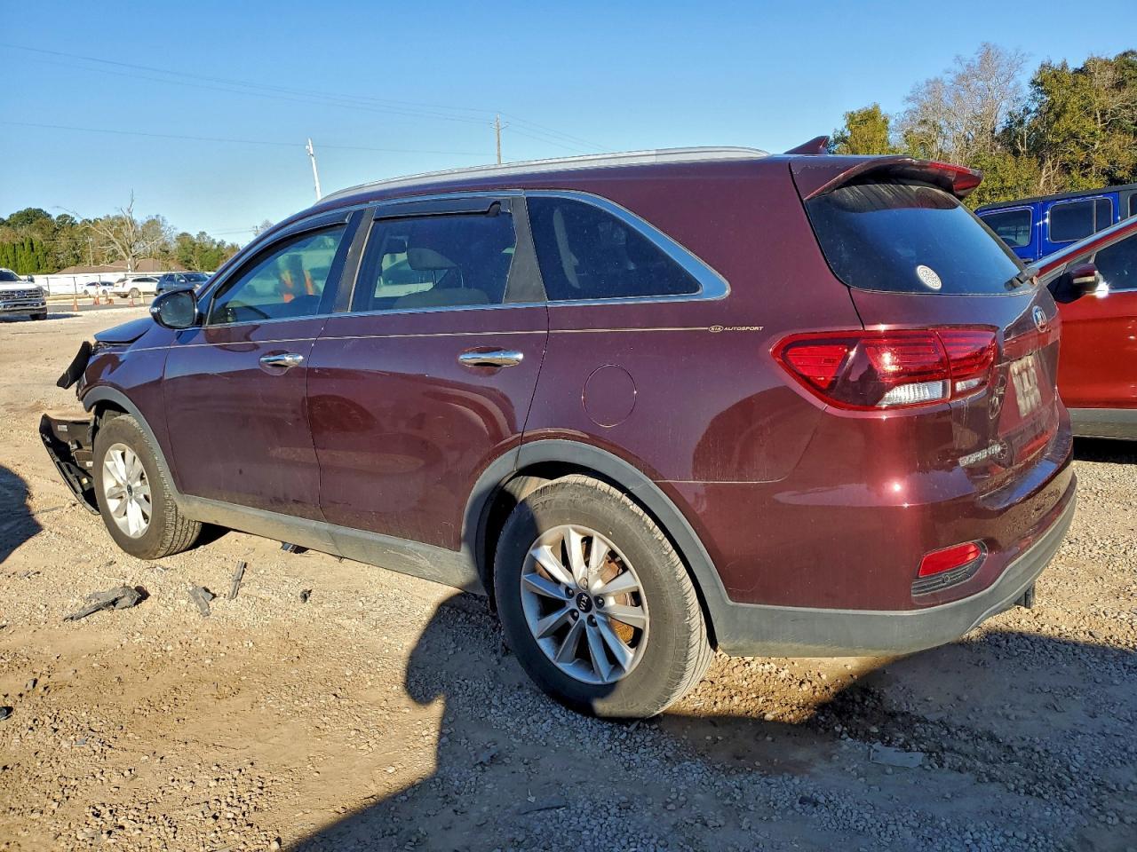 2019 Kia Sorento L - Image 2