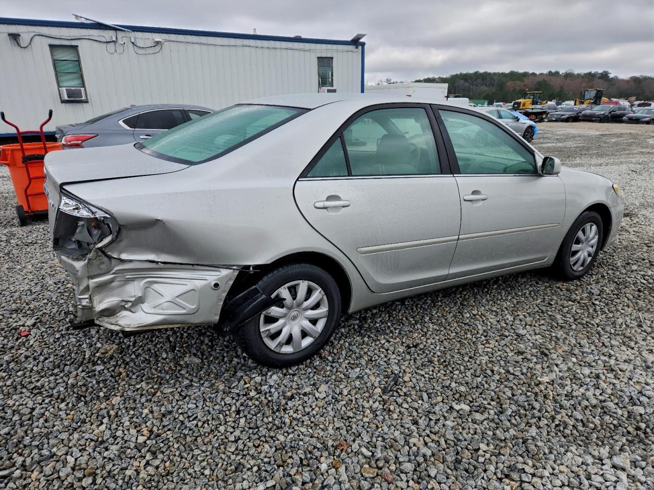 2005 Toyota Camry Le - Image 3