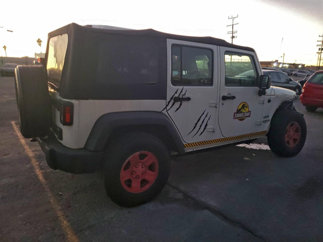 2010 Jeep Wrangler Unlimited Sport - Фото 3