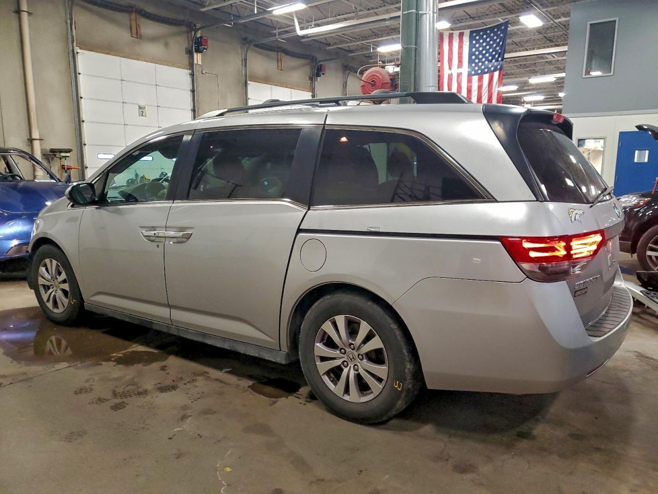 2015 Honda Odyssey Exl - Image 2