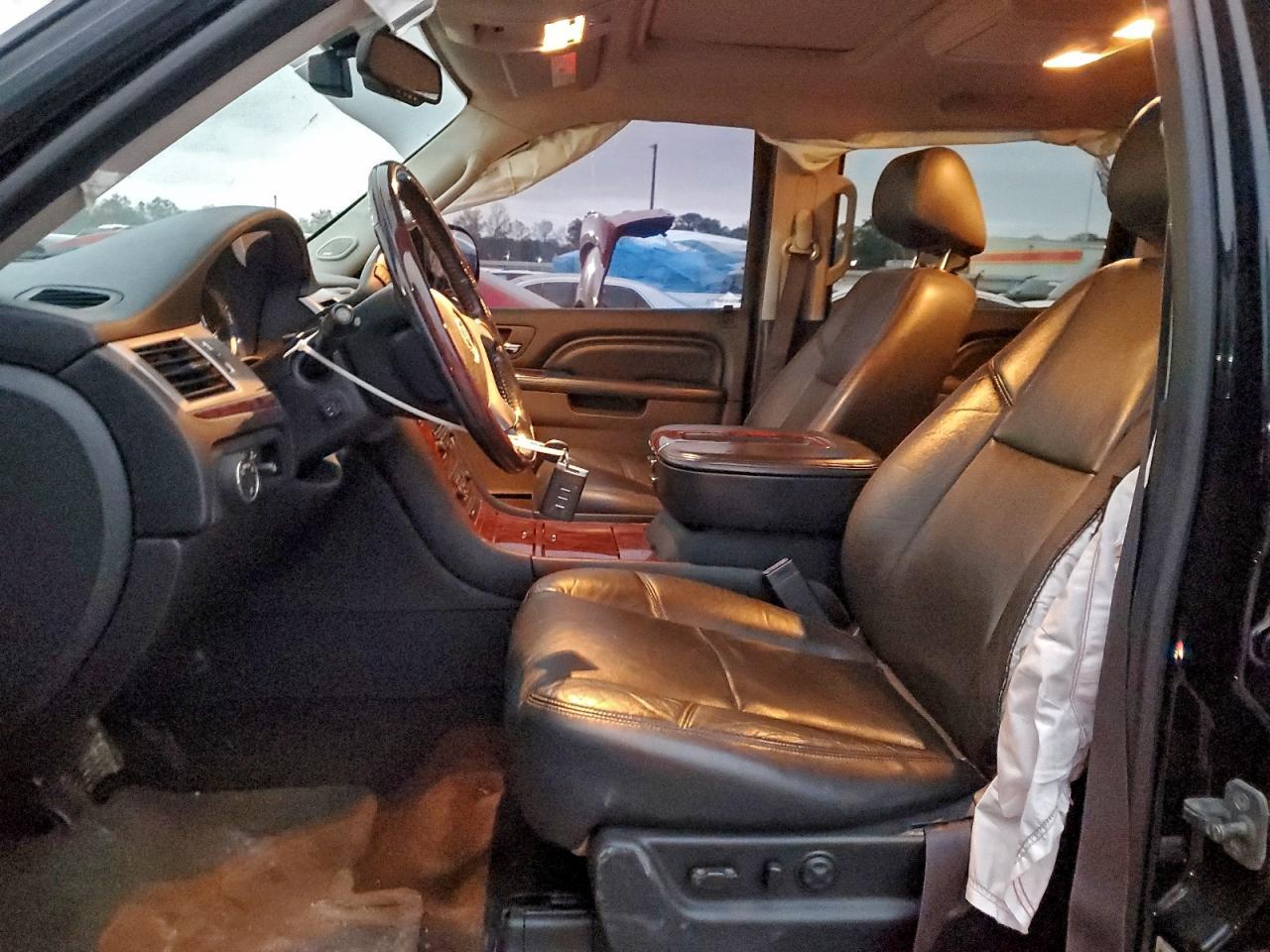 2012 Cadillac Escalade - Image 7