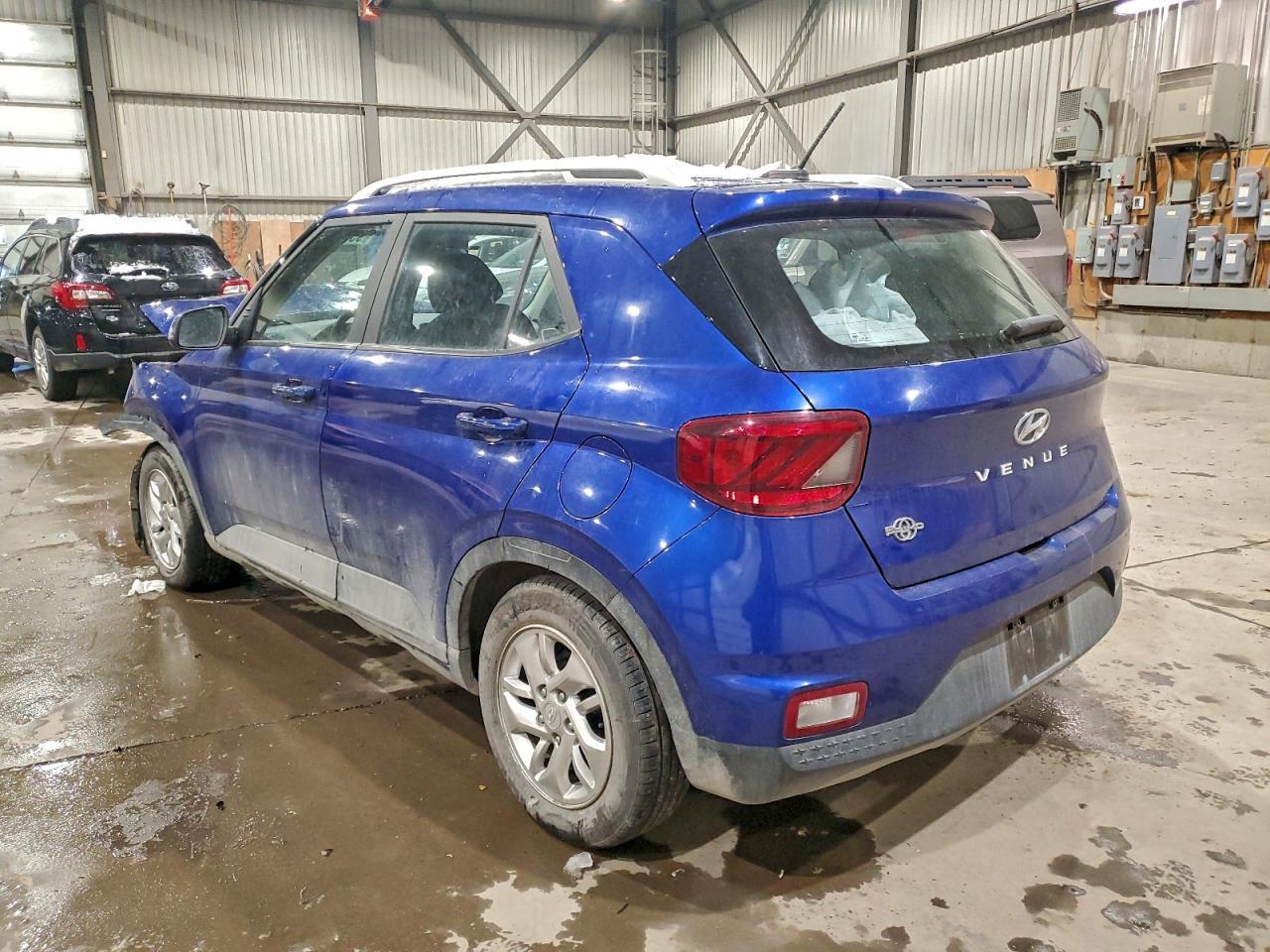 2023 Hyundai Venue Sel - Image 2