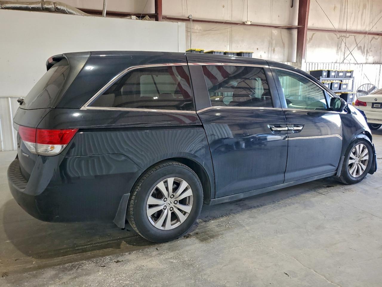 2016 Honda Odyssey Se - Image 3