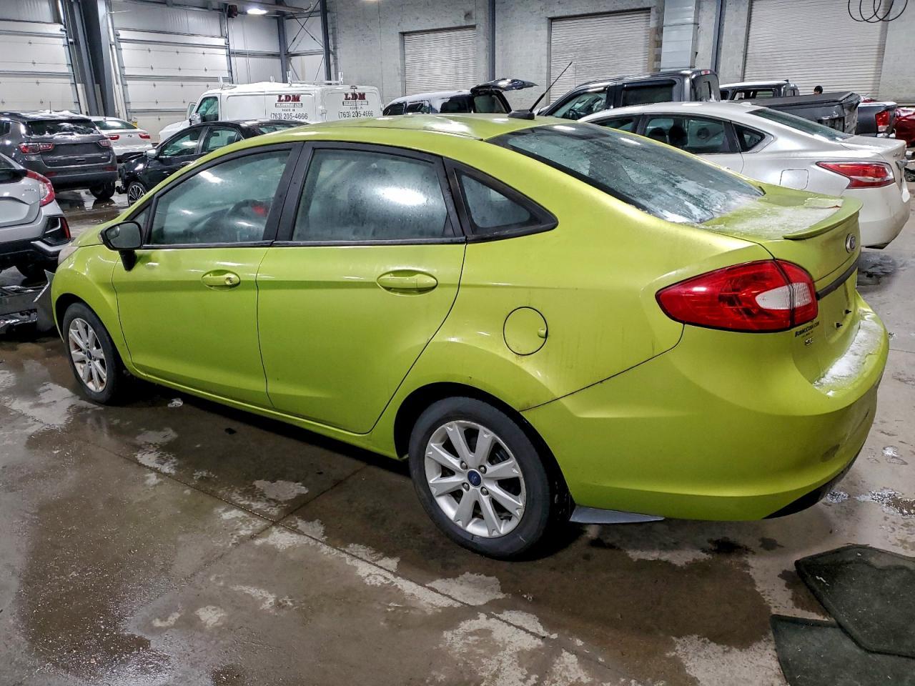 2013 Ford Fiesta Se - Image 2
