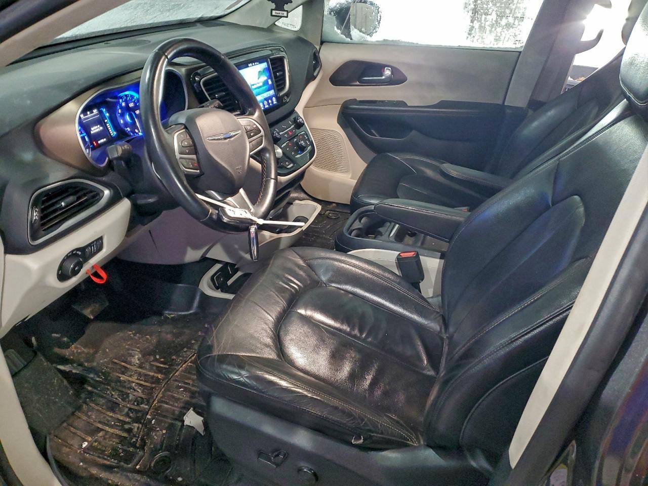 2017 Chrysler Pacifica Touring L - Фото 7