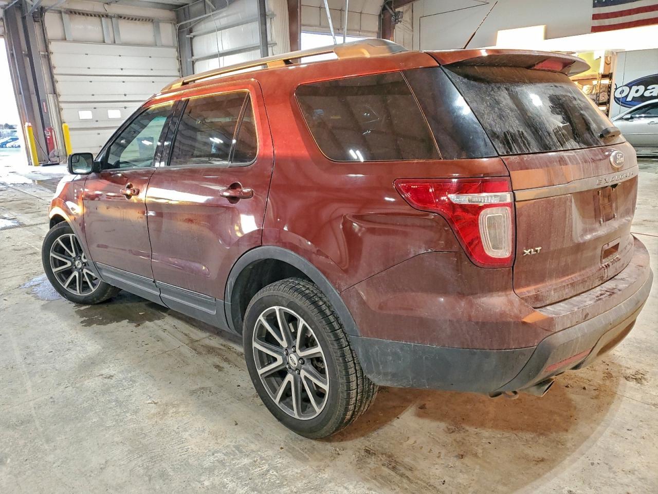 2015 Ford Explorer Xlt - Image 2