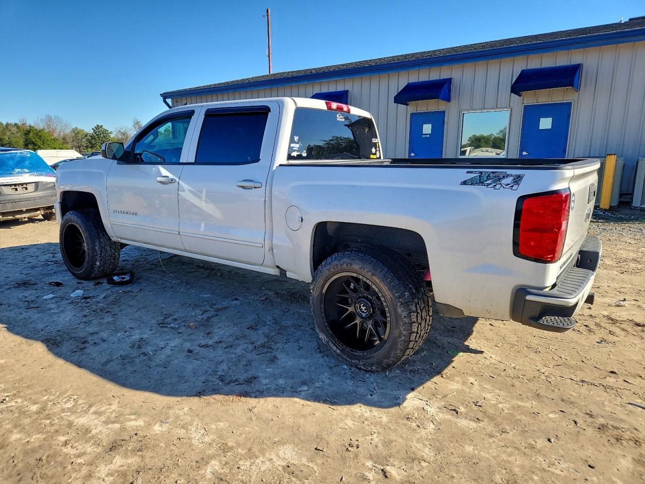 2017 Chevrolet Silverado K1500 Lt - Image 2