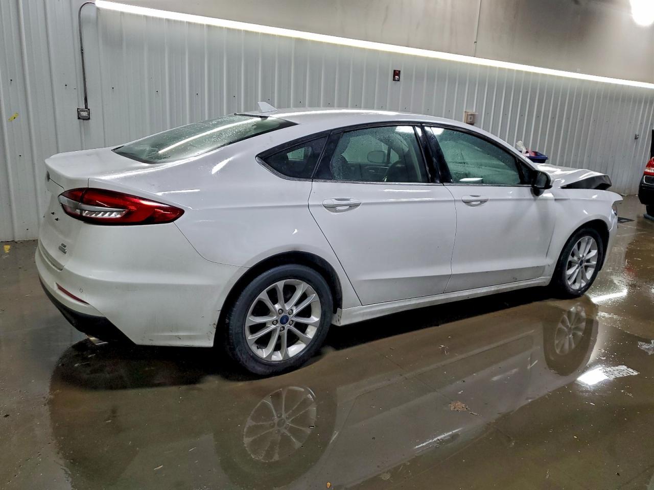 2020 Ford Fusion Se - Image 3