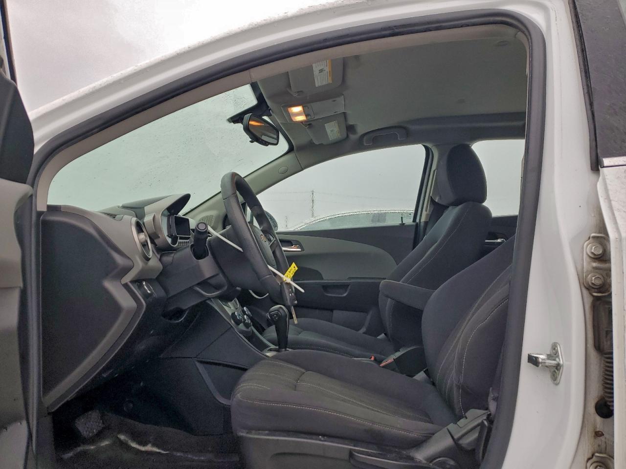 2016 Chevrolet Sonic Lt - Image 7
