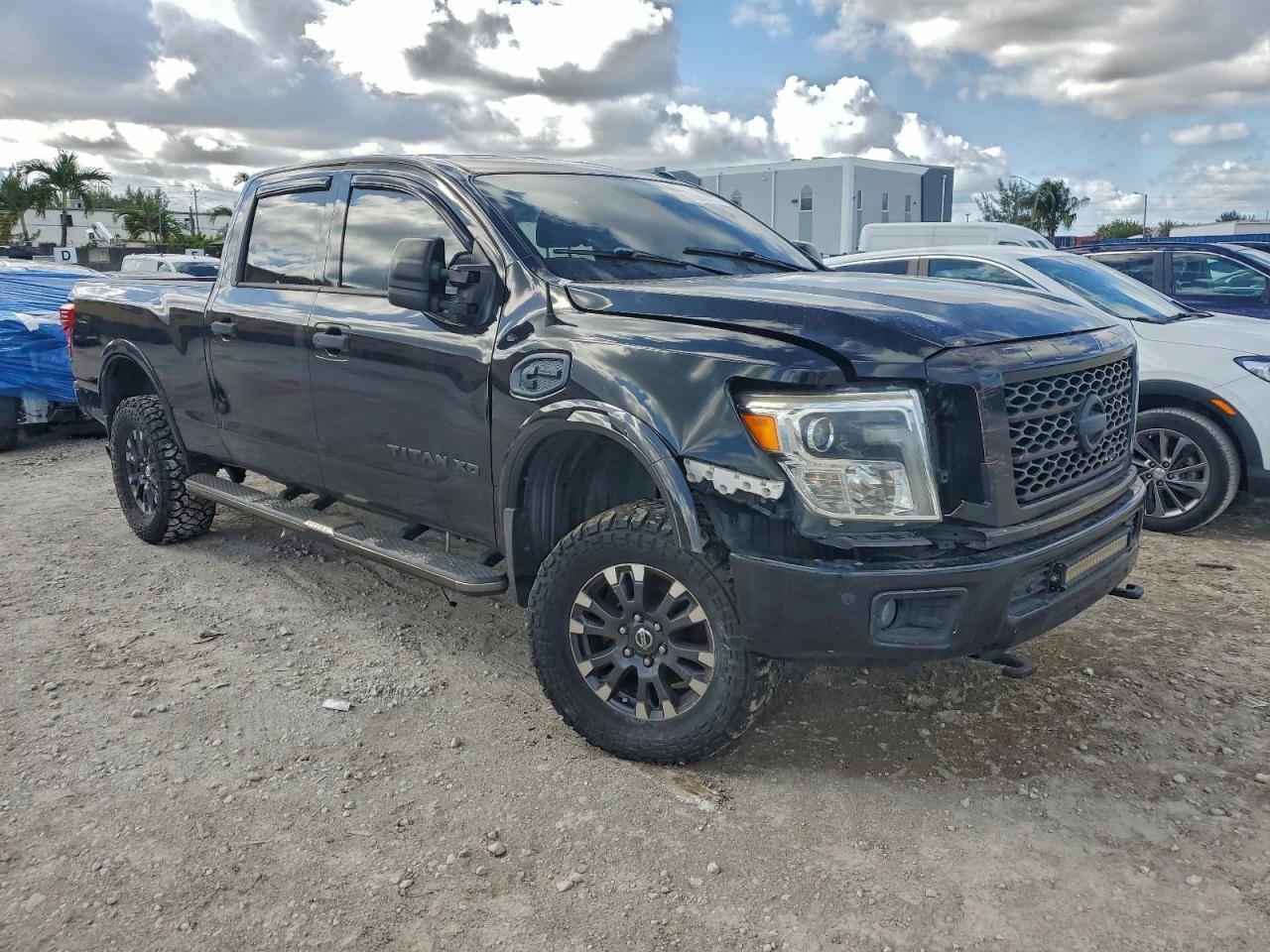 2016 Nissan Titan Xd Sl - Image 4