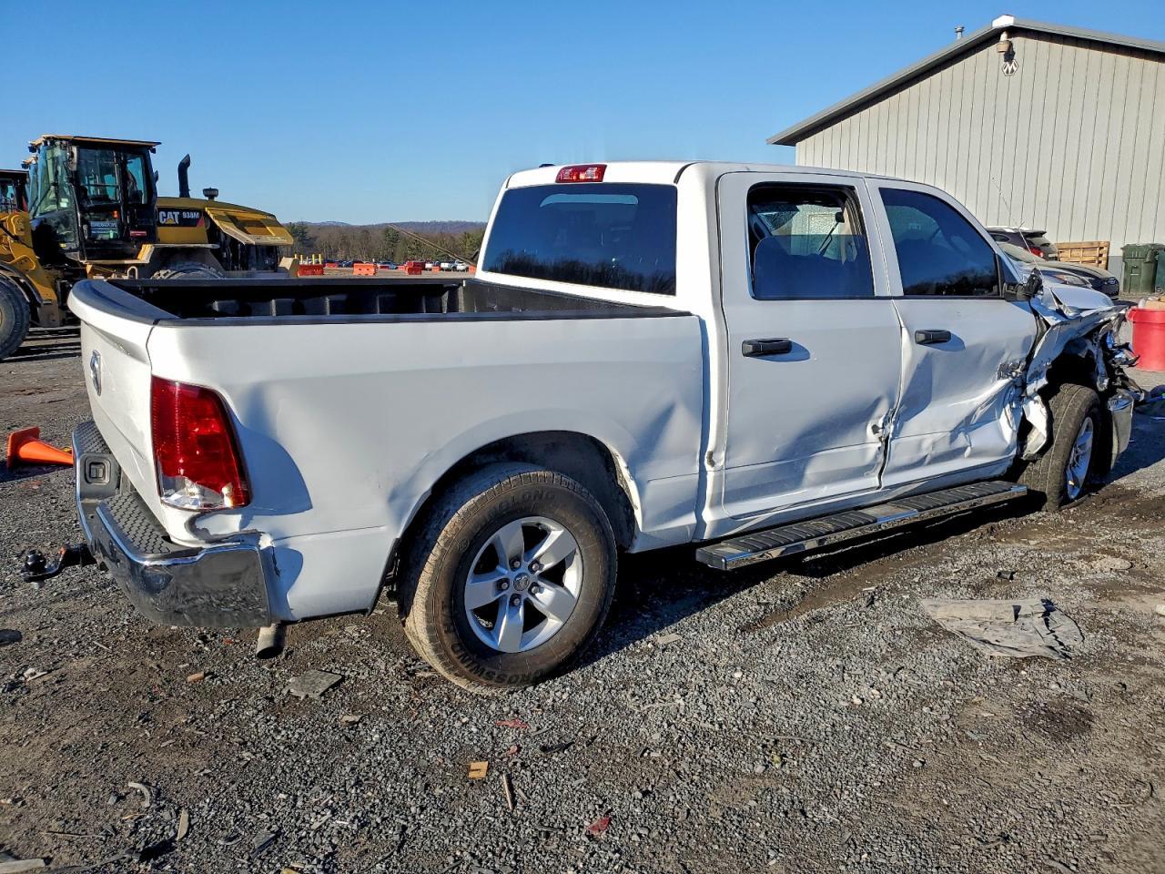 2022 Ram 1500 Classic Slt - Фото 3