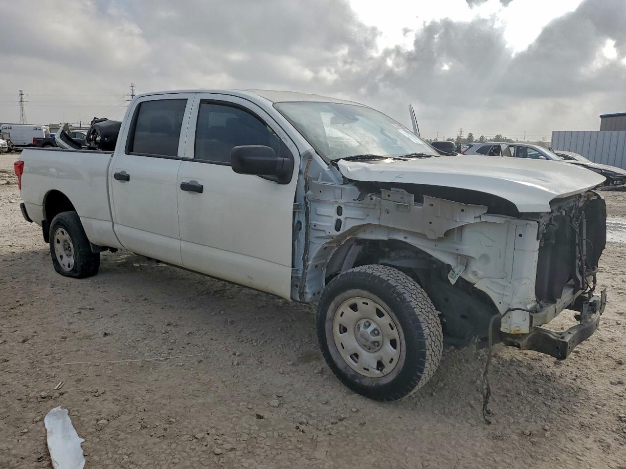 2022 Nissan Titan Xd S - Фото 4