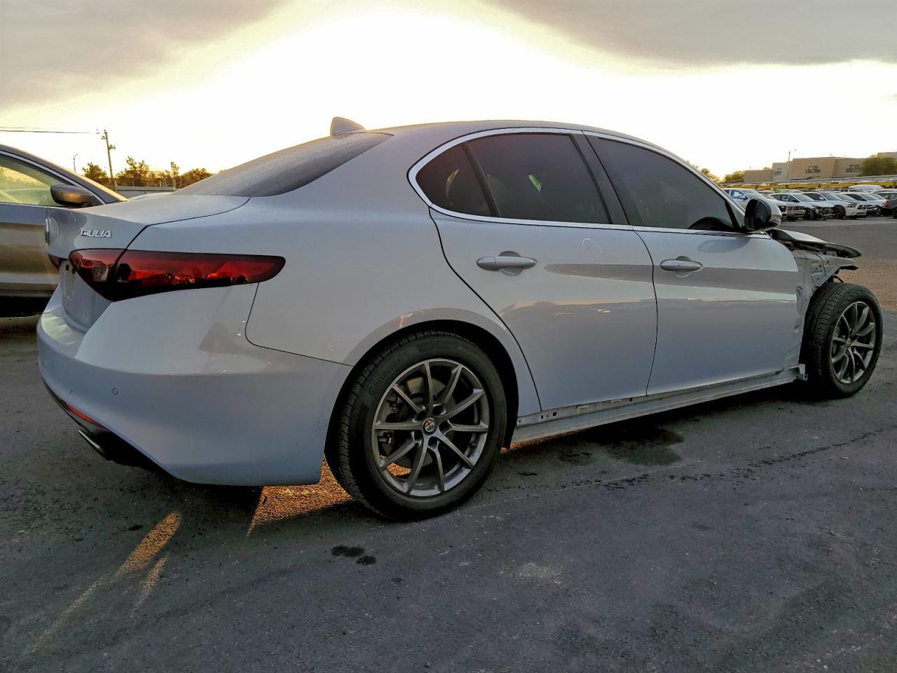 2020 Alfa Romeo Giulia - Фото 3