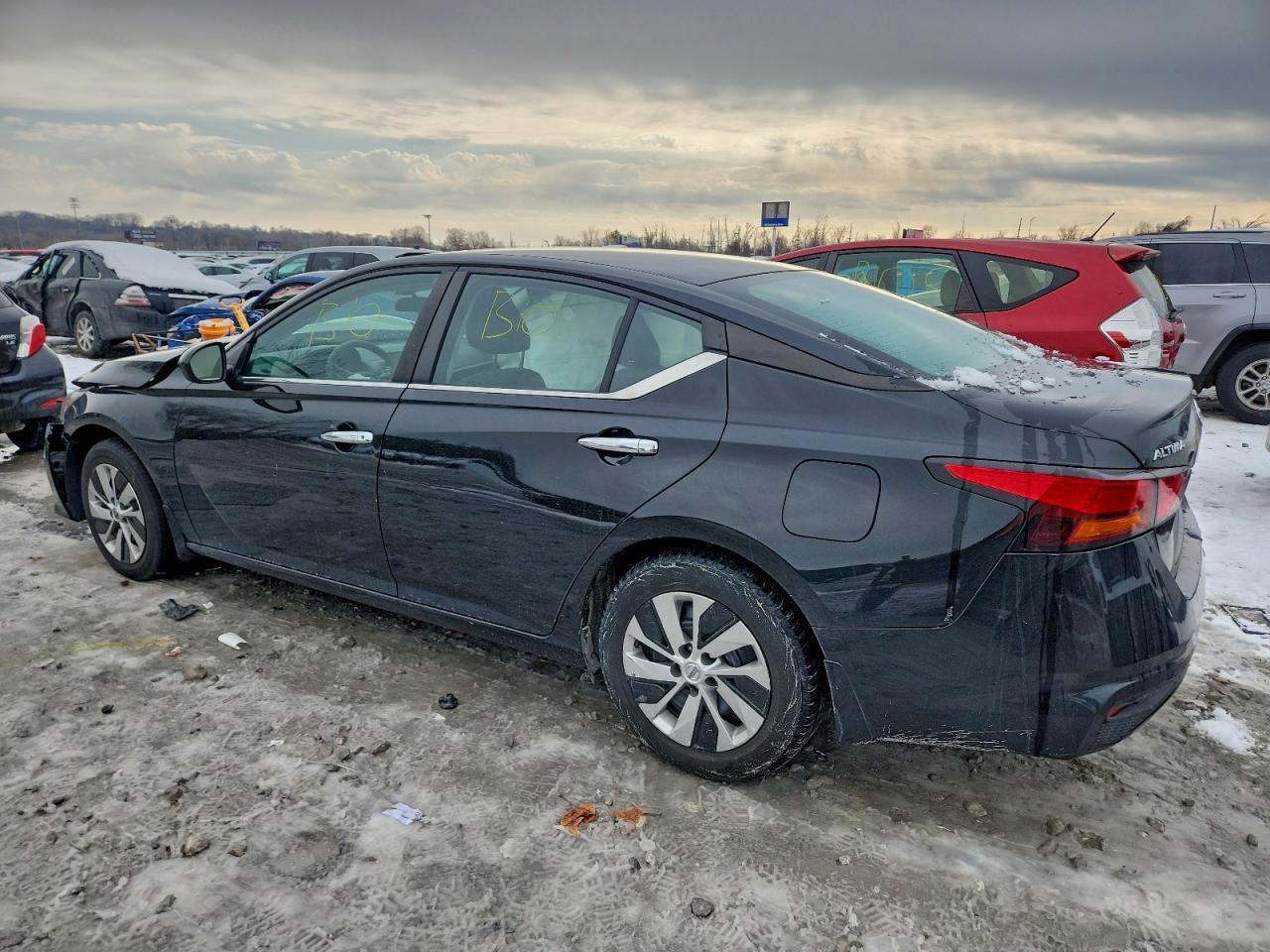 2022 Nissan Altima S - Image 2